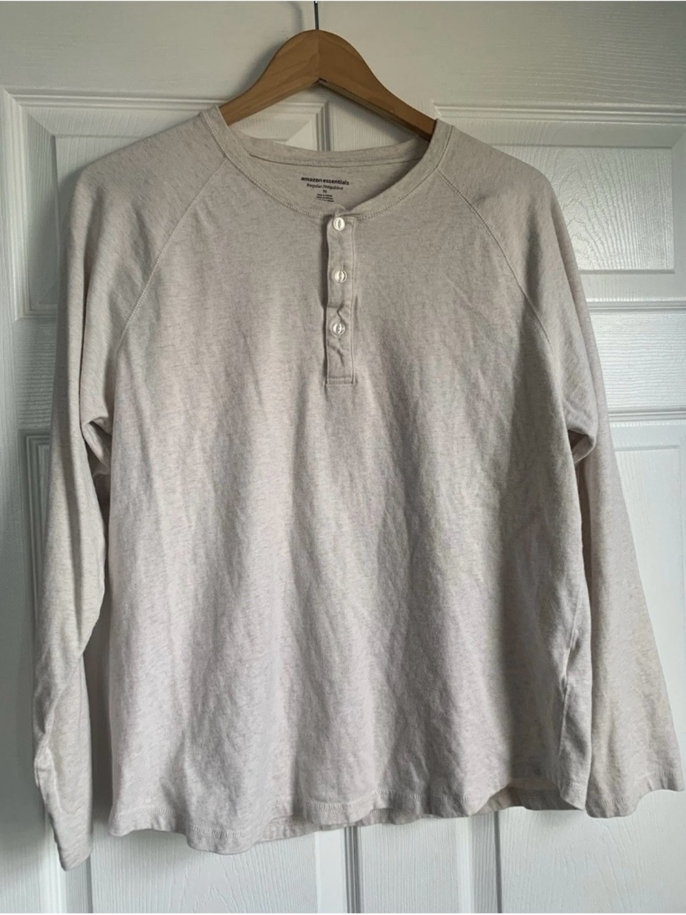 Amazon Essentials Men's Long Sleeve Henley Shirt - Regular Fit - Size M